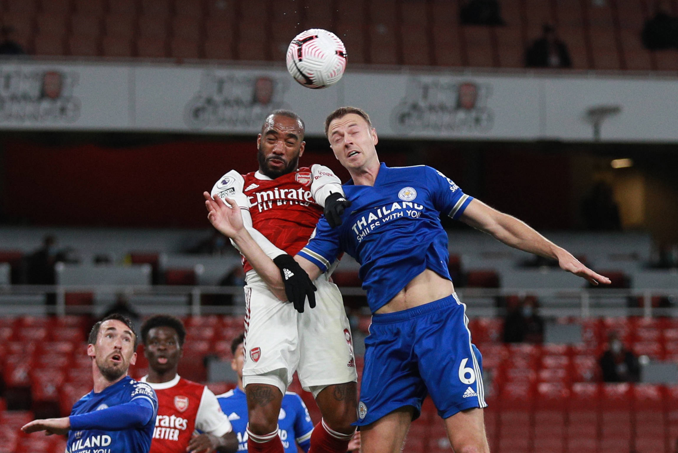 交媒体上发 交媒体上发